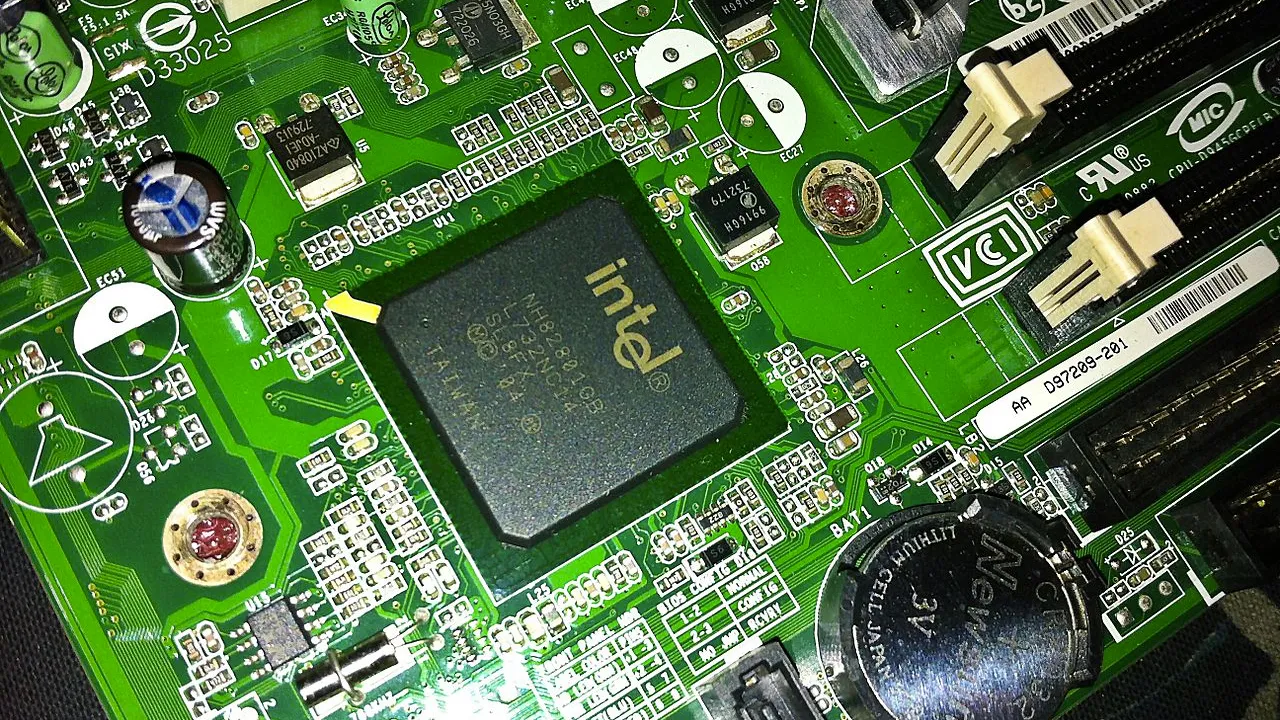 intel chip julianprescott2604juuly cc by sa 40 https creativecommonsorglicensesby sa40