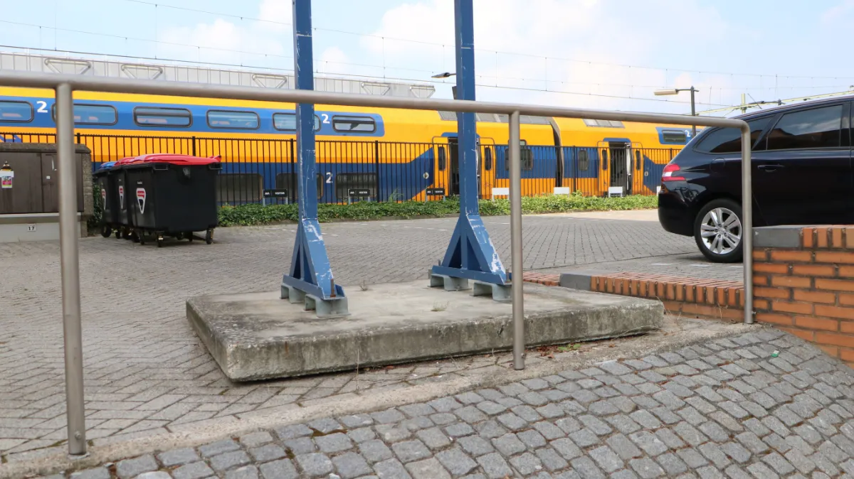 intercity op station sittard bij stationsplein