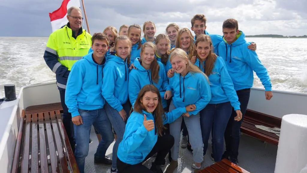 jeugdwaterschap op boot
