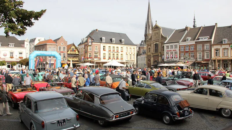 jihvouhk5j1y41vhrw0d0n2r9 oldtimers op de markt in sittard