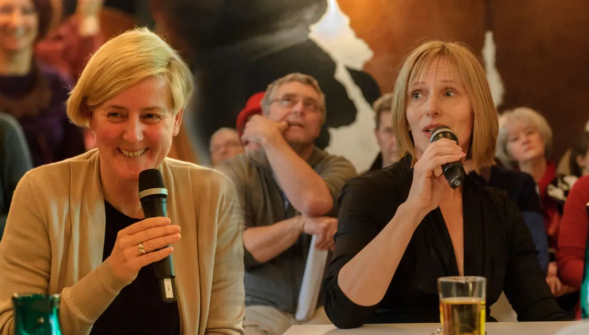 joanna van der zanden rechts en jeanne van heeswijk fotomontage