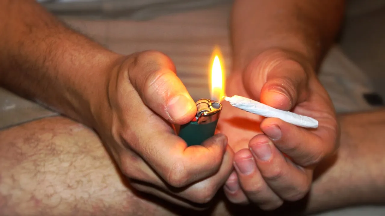 joint aansteken heath alseike cc by 20 via flickr 15274524149 851187b2f4 k