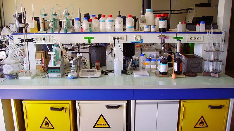 k3vpitx4etw6t1faxj3jt41yc chemisch lab