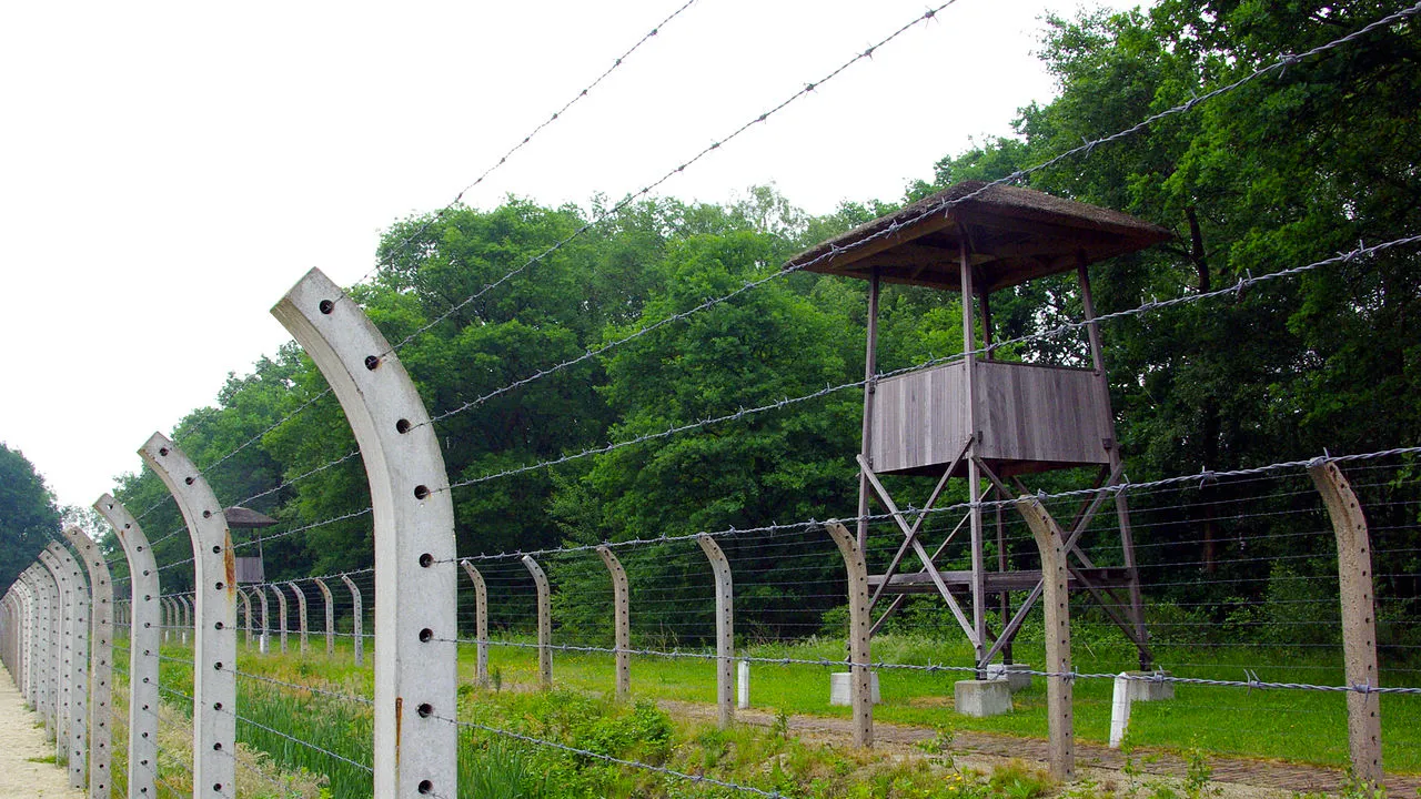 kamp vught tiago fioreze cc by sa 30 https creativecommonsorglicensesby sa30