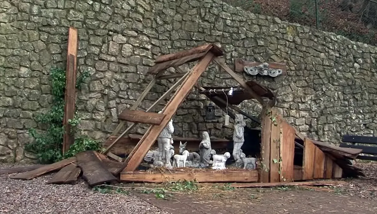 kerststal opgeblazen in oirsbeek