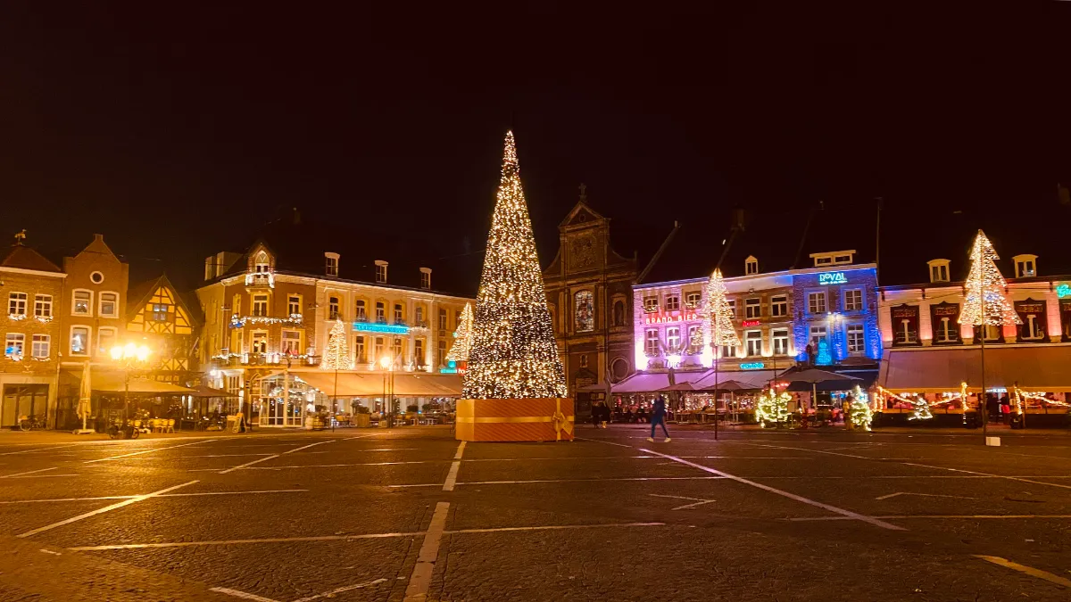 kerstverlichting op markt sittard