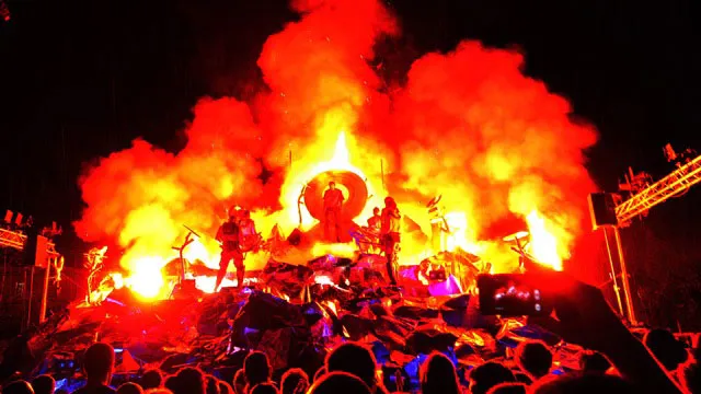 kfc5b7037zi2tetelxdkvi1dx vuurwerkspektakel les commandos percu opening jaar van de mijne