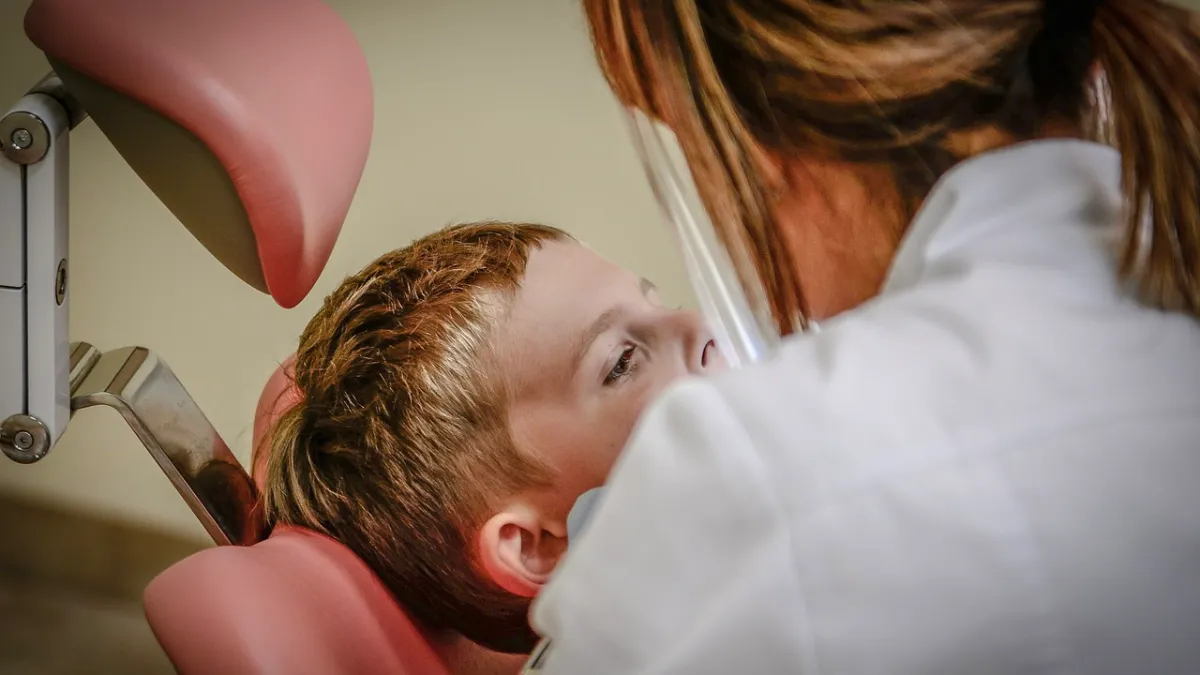 kind bij tandarts tandartscontrole cc0 via pixabay