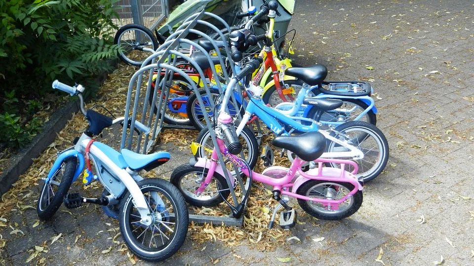 kinderfietsjes cc0 tomasz mikoajczyk via pixabay