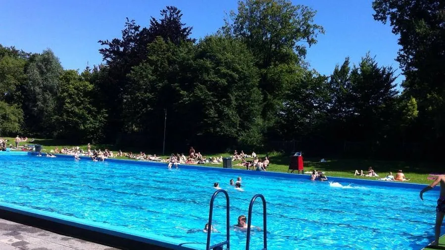 kmtav2ycdvog6ax3hzumad1h2 zwembad glanerbrook