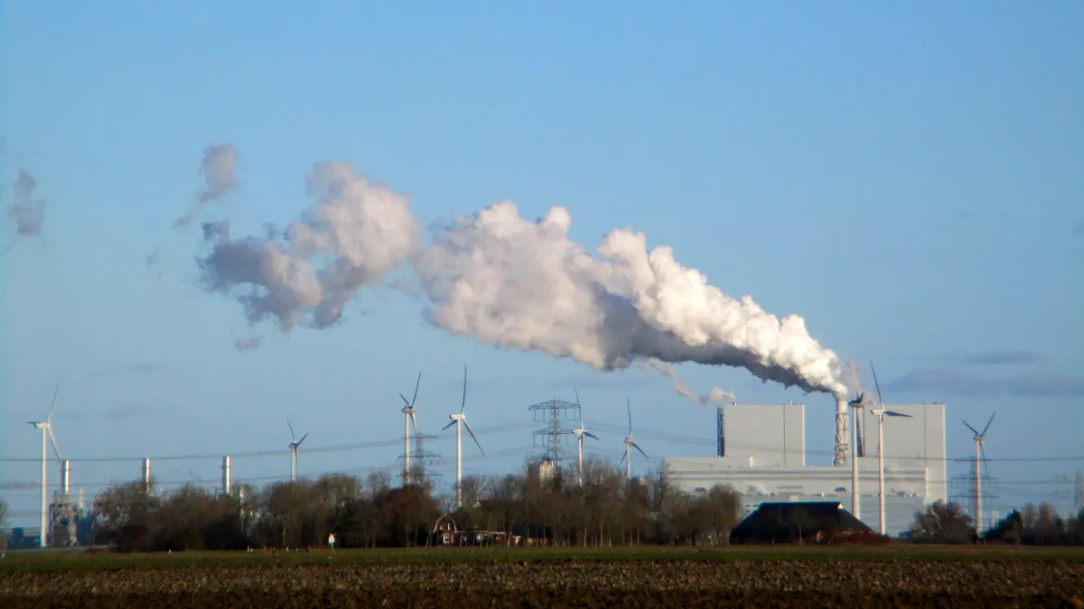 kolencentrale eemshaven wickey cc by sa 40 via wikimedia commons