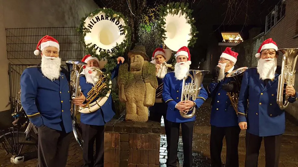 koperblazers phil met wentjerdruim in de stad