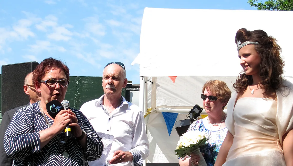 kroning oogstdank koningin 2014 robin repkes