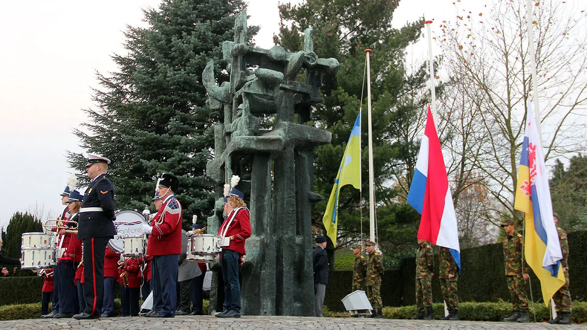 kz8rvqccj2334yq9529q2kaya herdenking bij mariniersmonument 2014 1