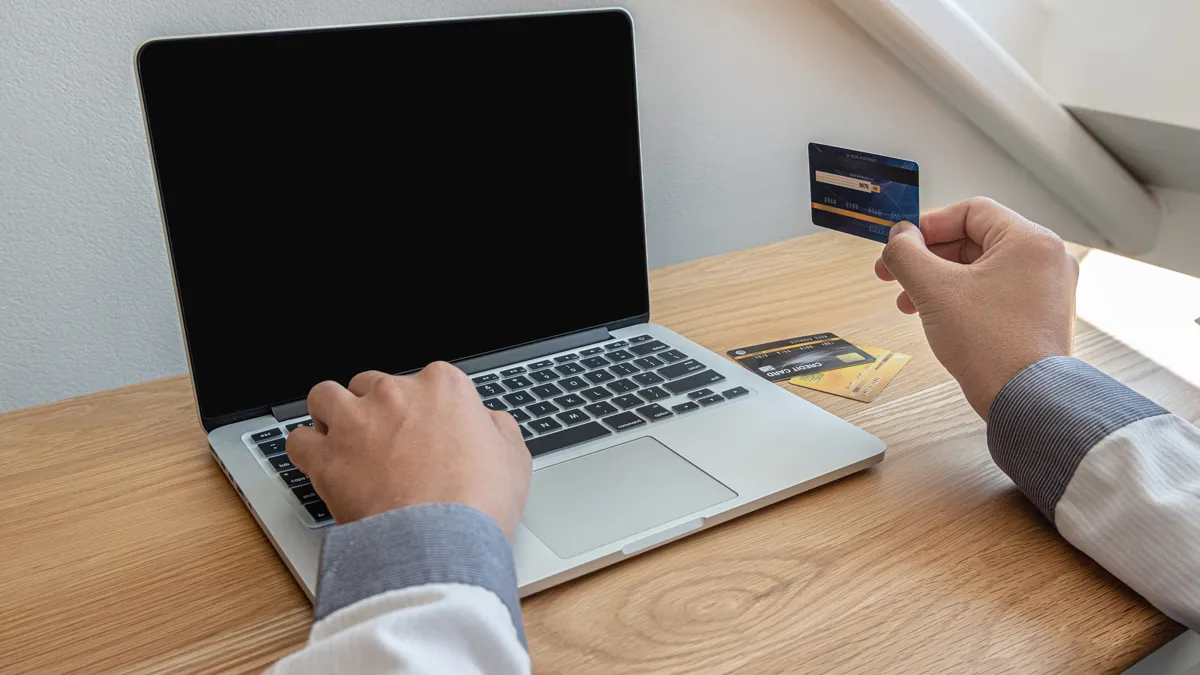 laptop en creditcard