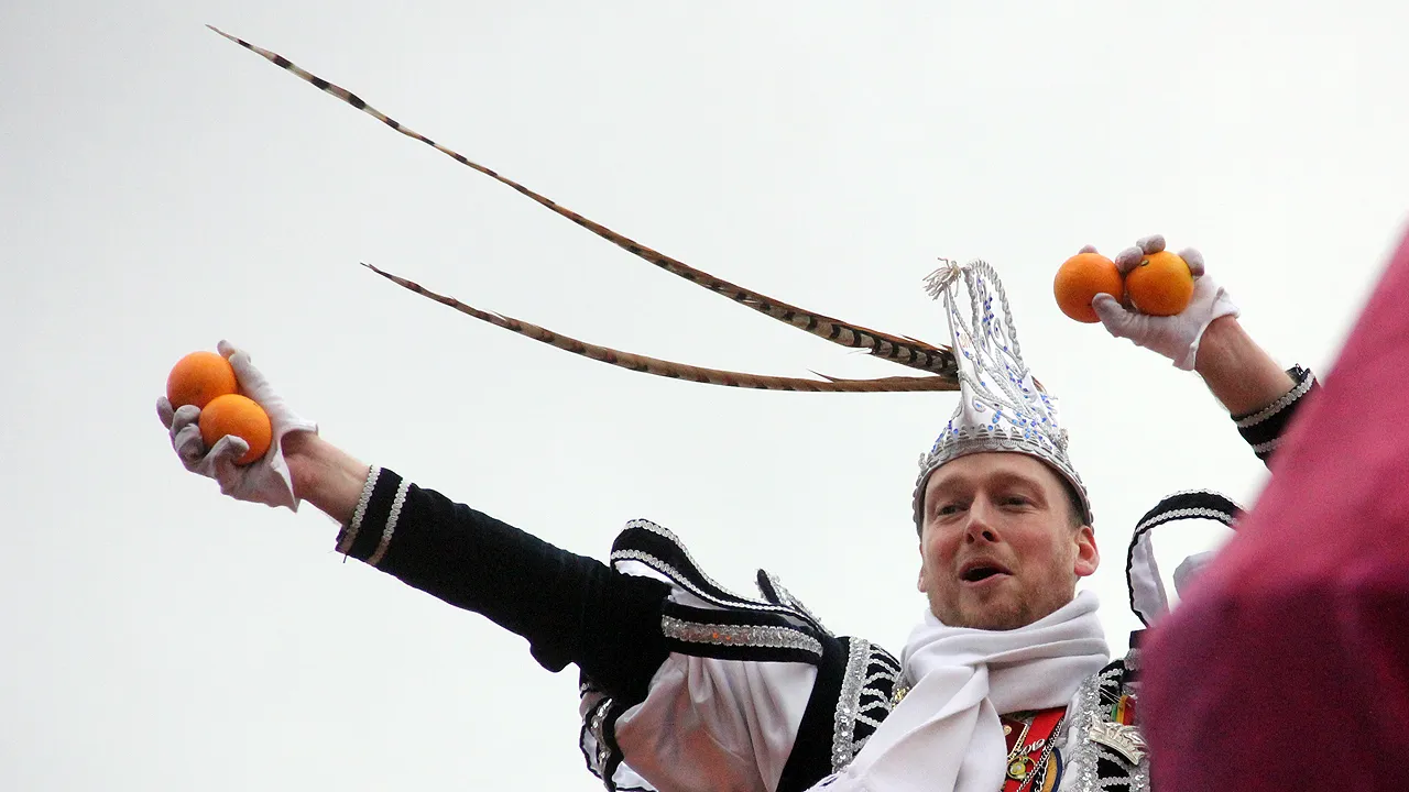 lead prins sinaasappels grote optocht