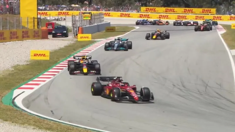 leclerc leidt bij start gp spanje screenshot