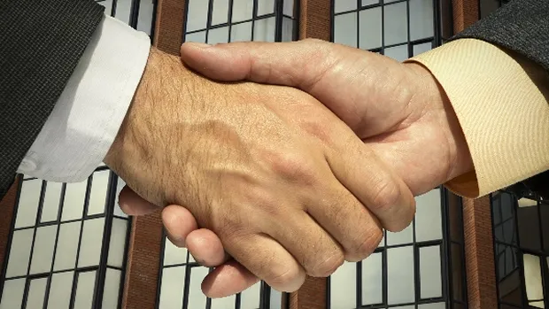 lggjy1n3mlua2audc22epm1sw handshake handen schudden