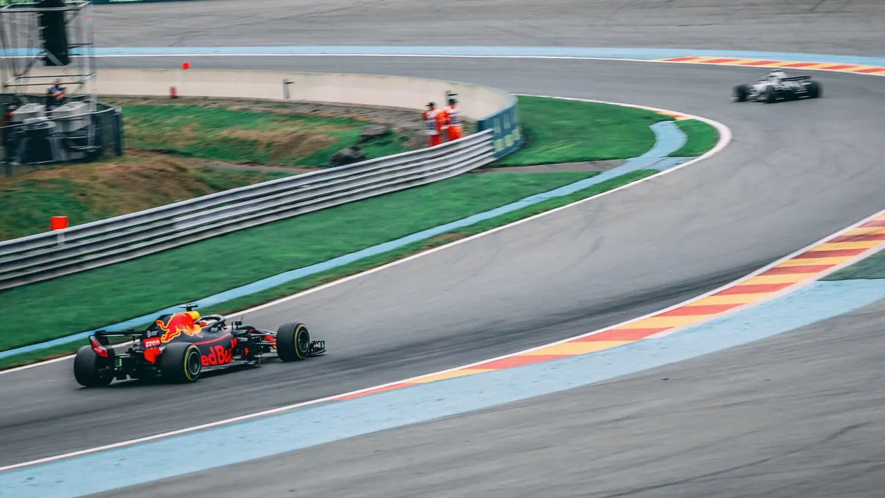 liam gant formule 1 cc0 via pexels