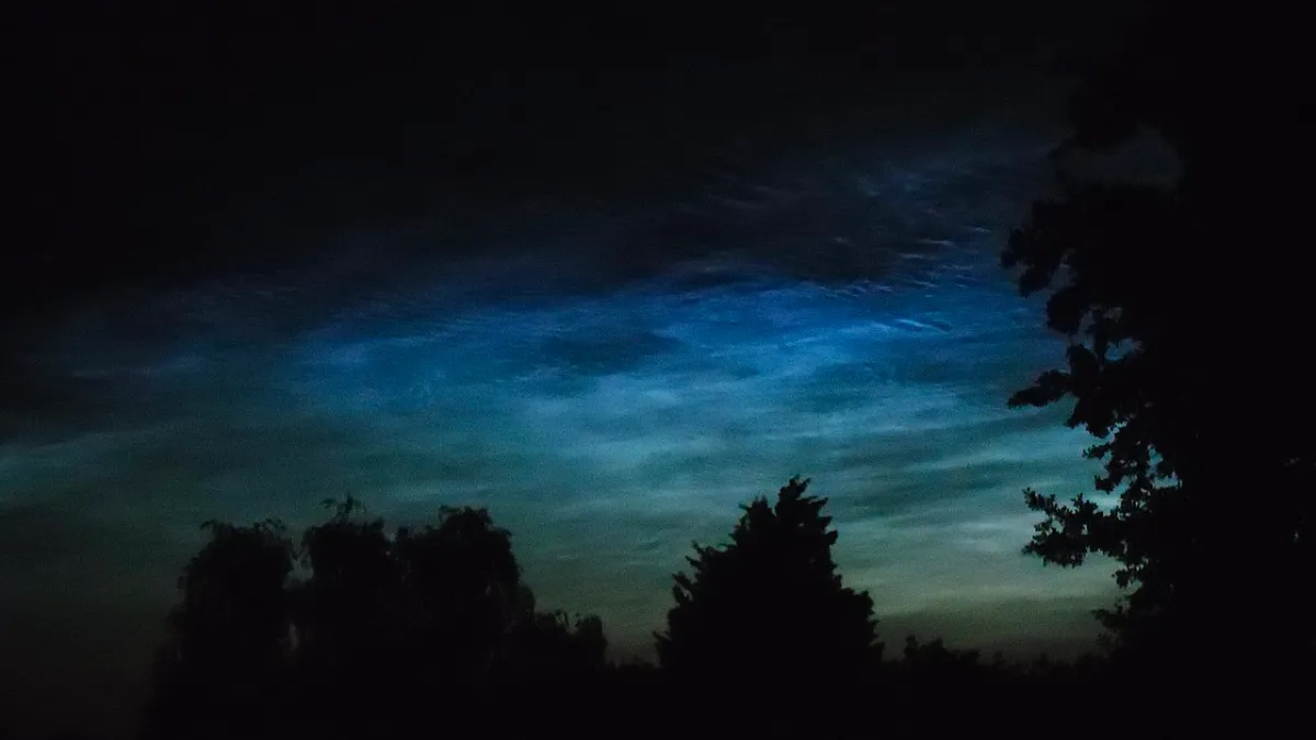 lichtende nachtwolken