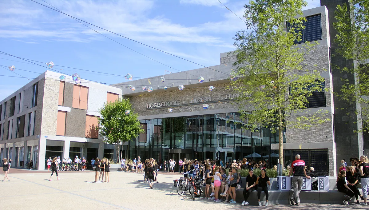 ligne de domijnen plein