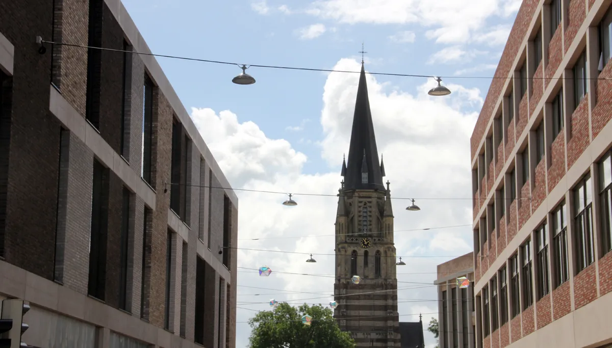 ligne sittard de kerktoren in het midden