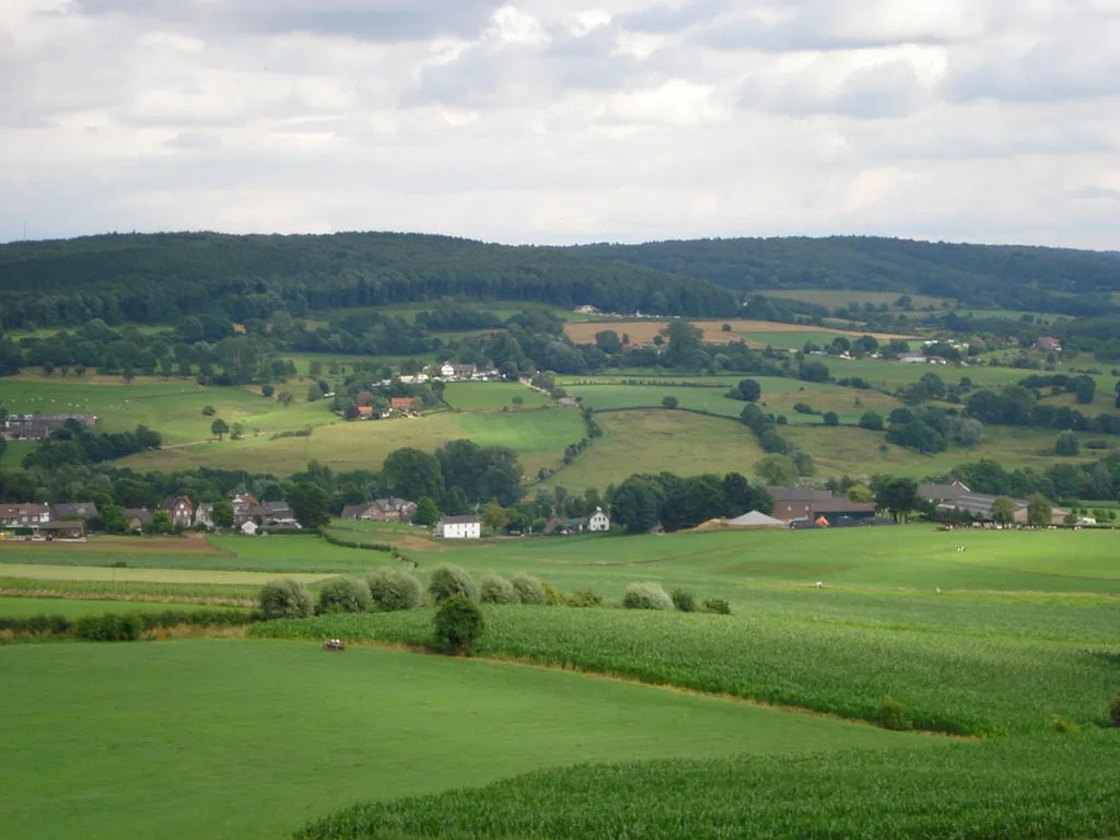 limburgs heuvelland lightphoenix own work cc by sa 30