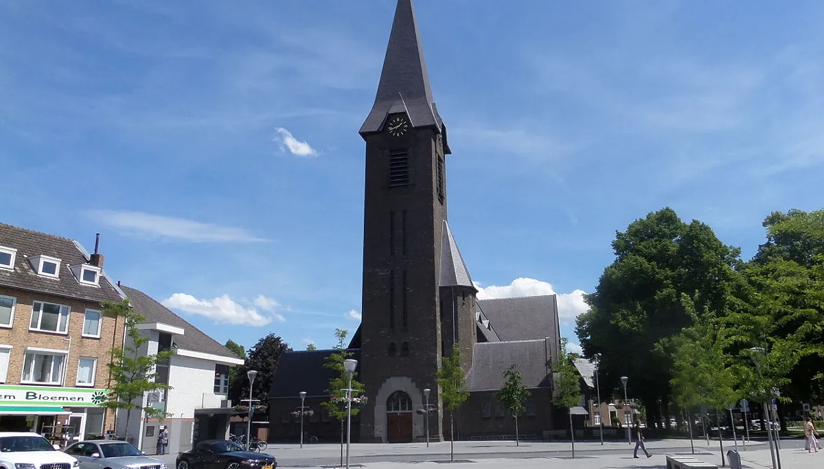 lindenheuvel tibor cc by sa 40