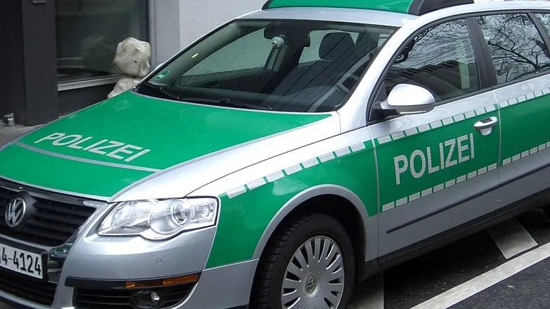 m2xav6mkk2nx7taj9cqn7uzym polizei grunen passat