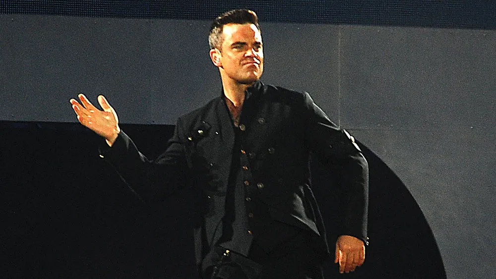 m95jqdfkf523klvyiez1uznxt 58982612685b45b3ba45o robbie wiliams door andrew hurley