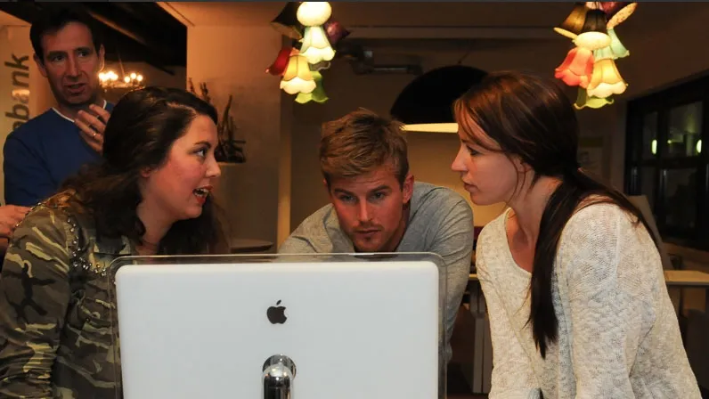 m9nwfp8ccc2bg18pz8vyrxyqm smc046 29 mei 2013