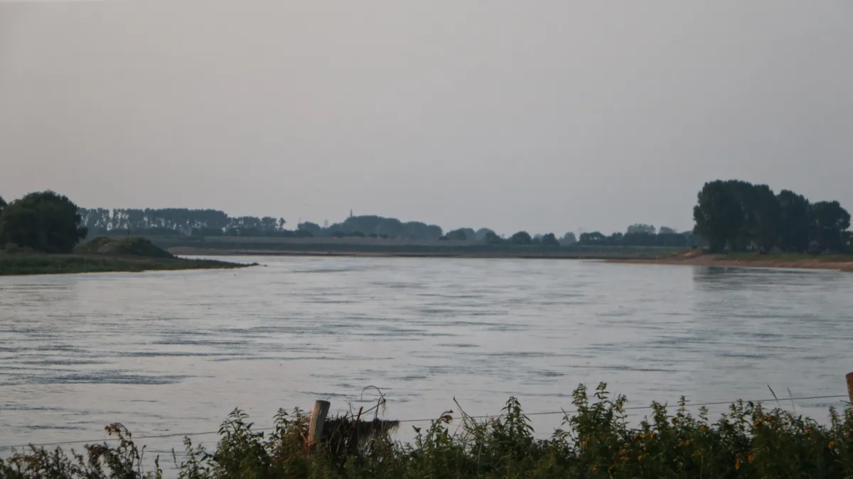 maas grevenbicht stroomafwaarts 20 juli 2021