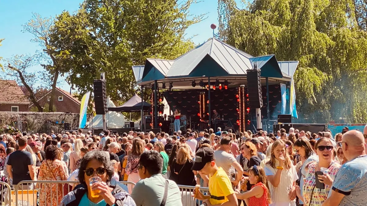 mamas pride 2022 elle hollis