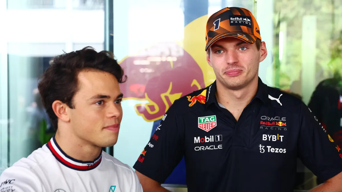 max verstappen en nyck de vries in singapore 2022