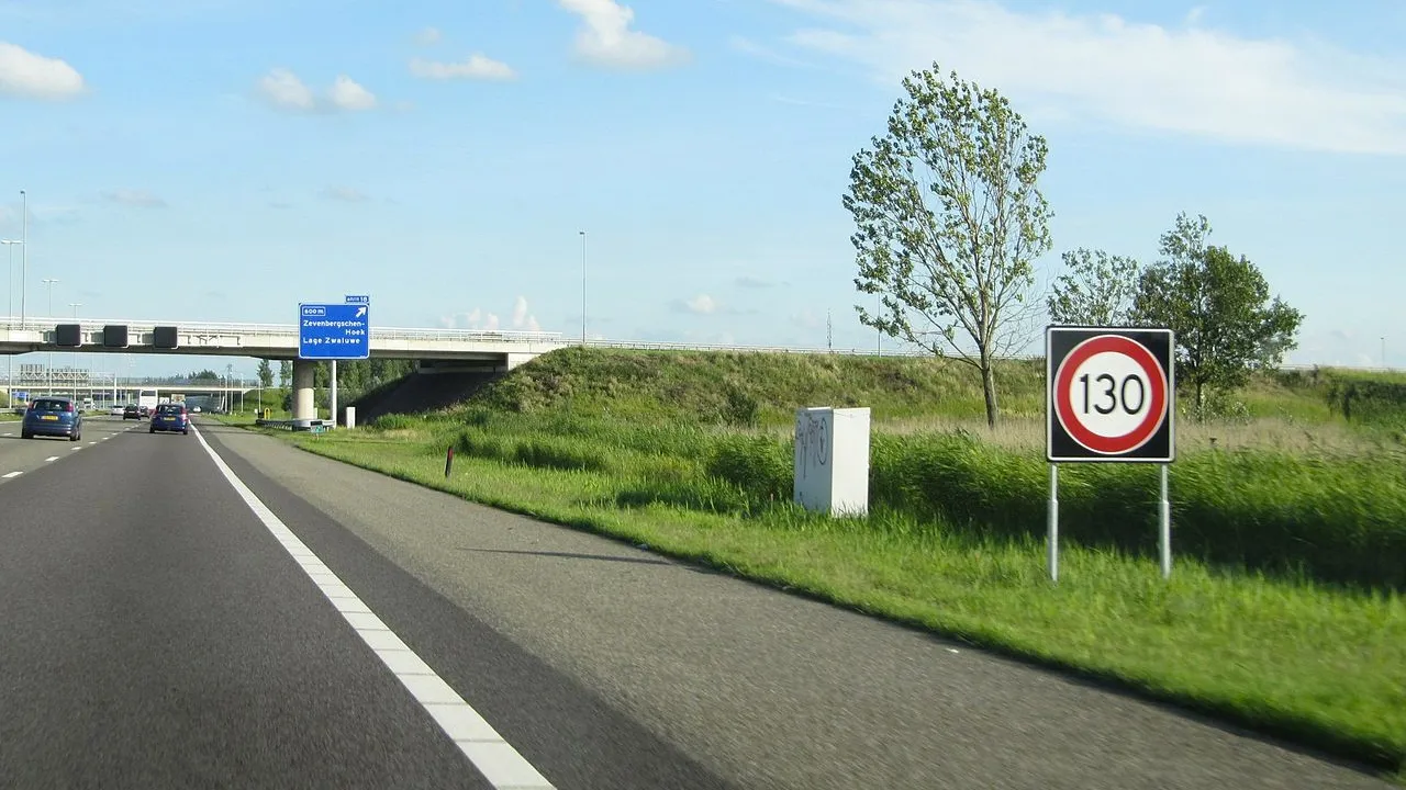maximumsnelheid snelweg 130km