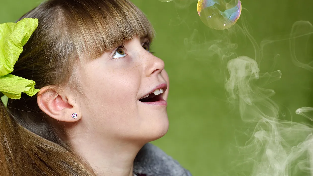 meisje zeepbel rook child 630023 1280