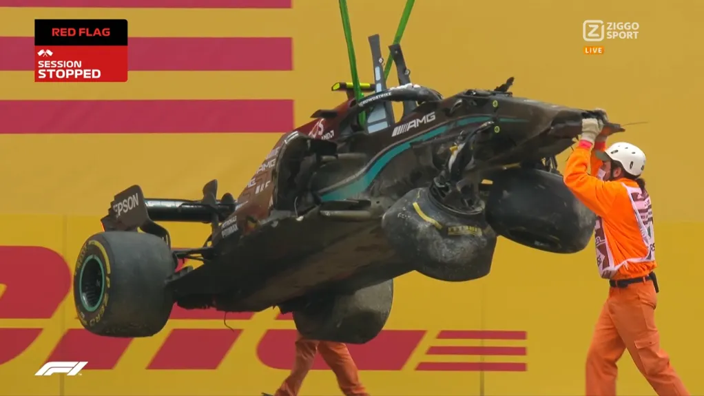 mercedes valtteri bottas na crash op circuit imola 2021