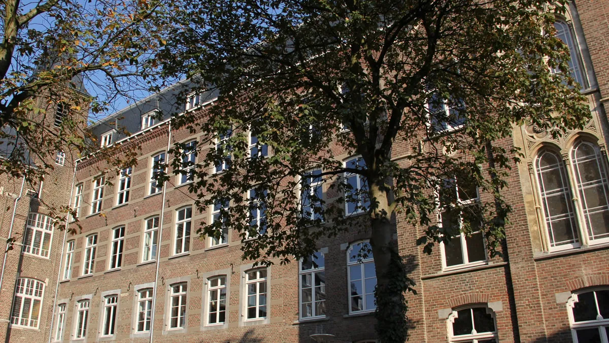 merici 16 9 hotel zijkant