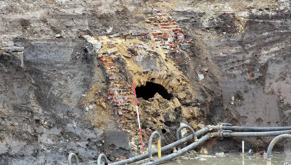 middeleeuwse duiker bij duikerbrug