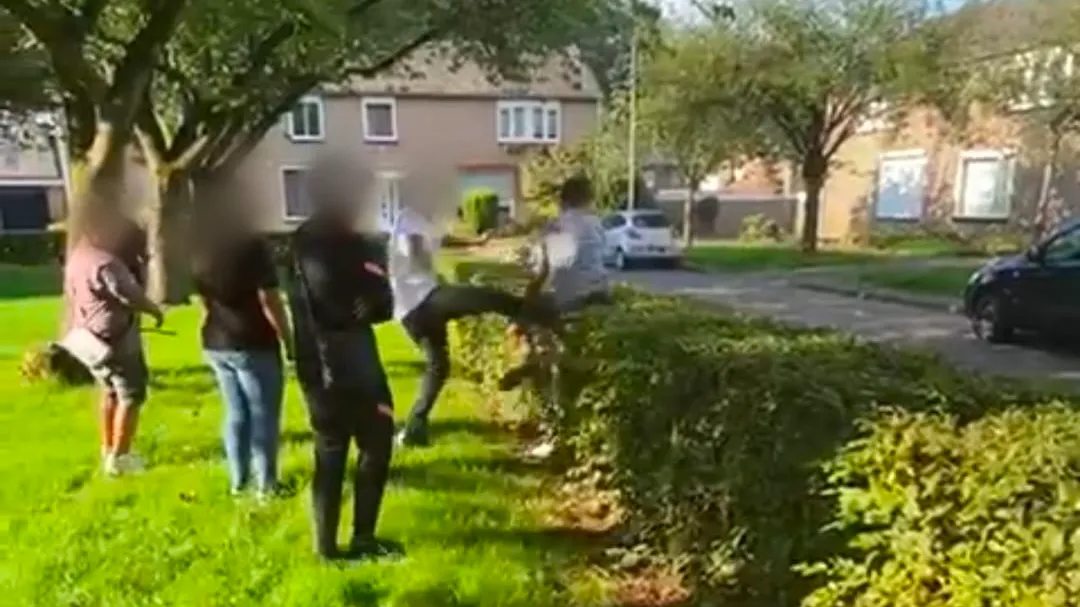 mishandeling in geleen door stelletje lafbekken