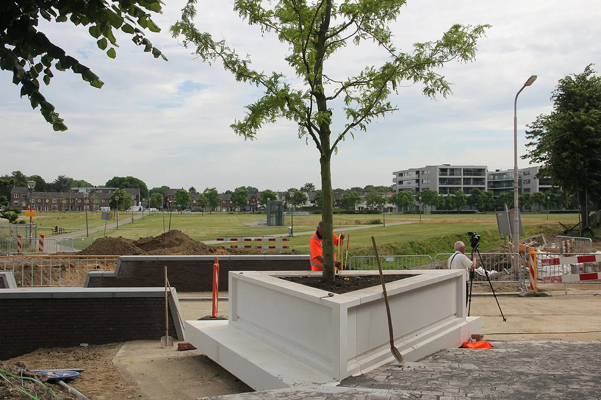 monument thur laudy 26 juni boom