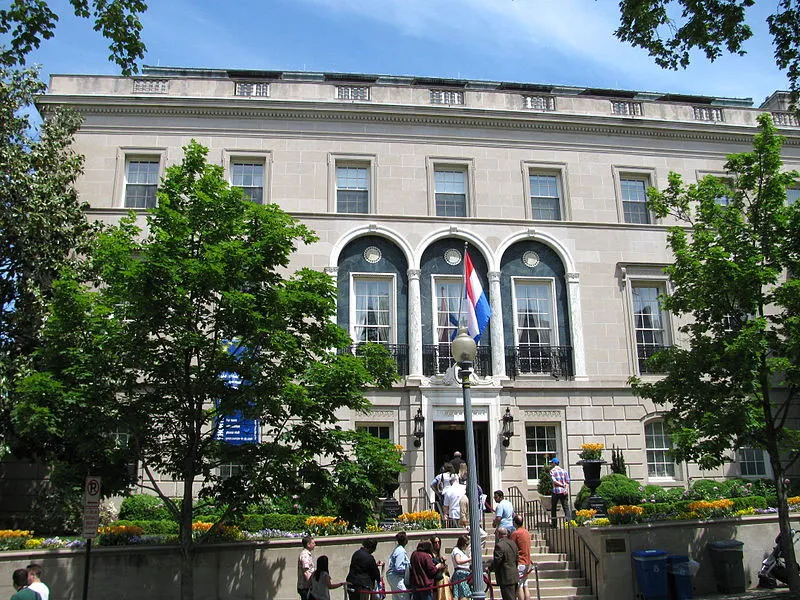 nederlandse ambassade in washington usa slowking4 cc by 30
