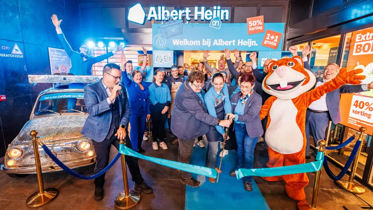 officieleopeningalbertheijnjanlindersmarktgeleen5december2023foto albertheijnthearrows