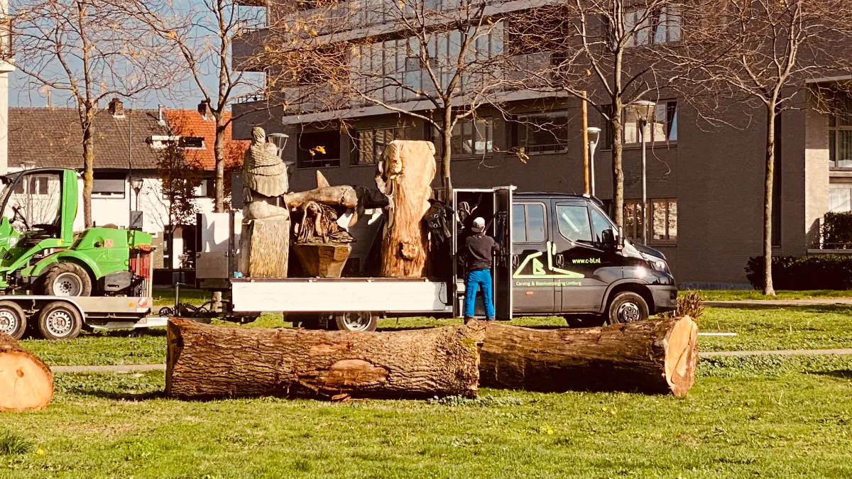 oktoberfeest 2022 woodcarving