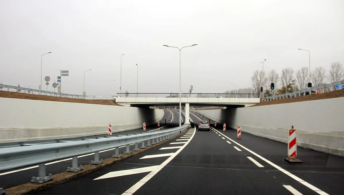 ongelijkvloerse kruising n276 nolenslaan