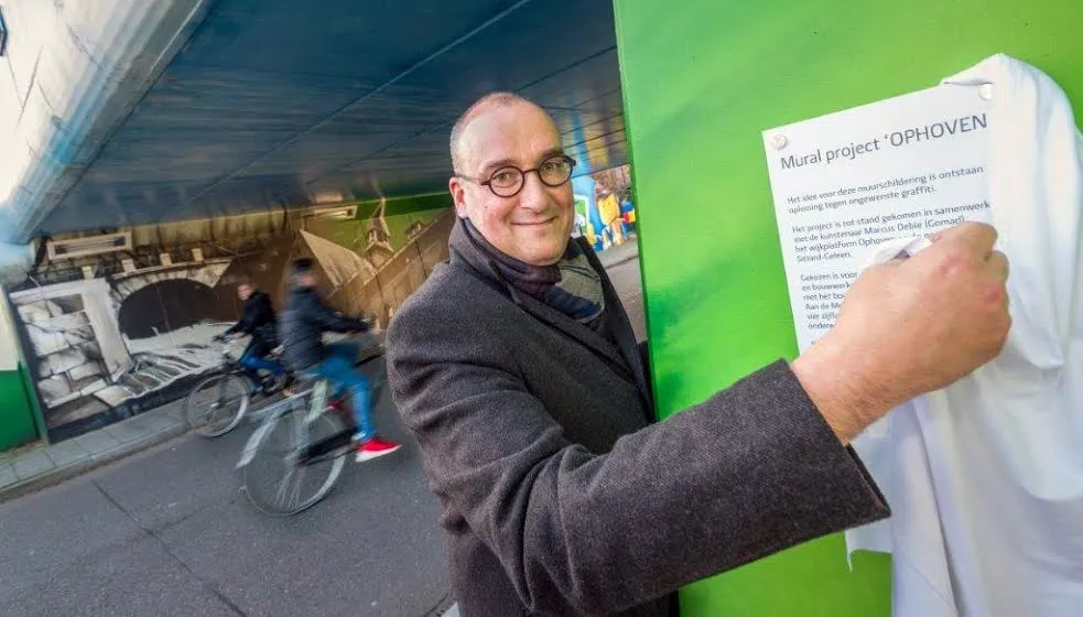 onthulling graffitikunst tunnel poelslaan lebens