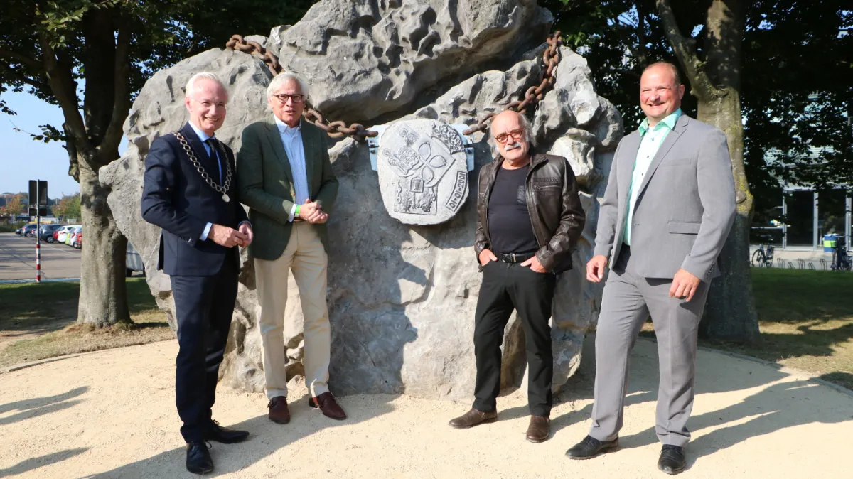 onthulling kunstwerk bij foroxity