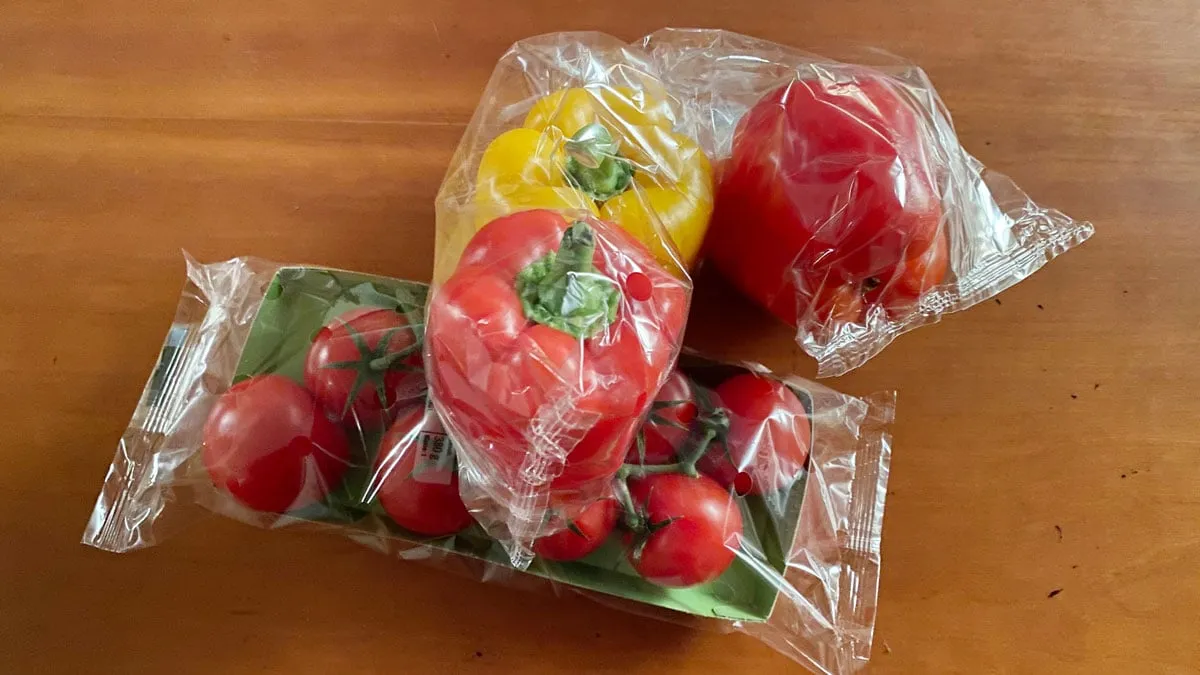 onzinplastic rond groenten