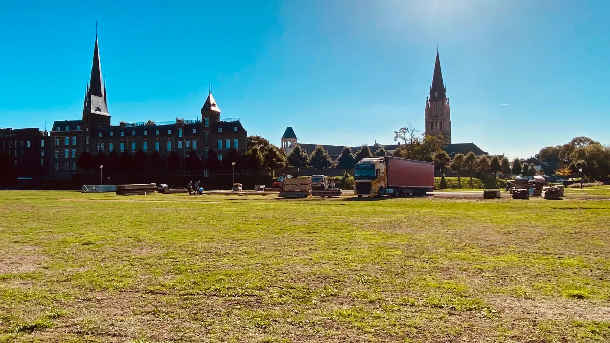 opbouwen oktoberfeest sittard 2022 gestart