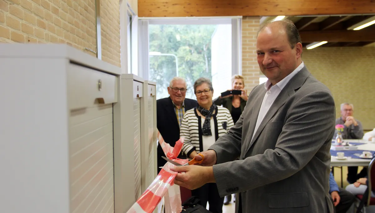 opening internetcorner trefpunt munstergeleen door leon geilen wethouder
